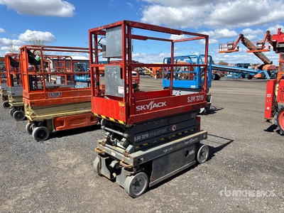 2013 Skyjack SJIII3219 Electric Piattaforma aerea verticale