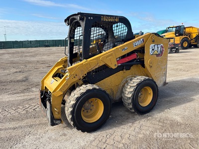 2023 Cat 246D3 Two-Speed Mini pala
