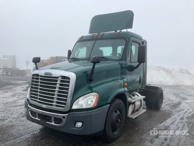2013 Freightliner Cascadia 125 4x2 S/A Day Cab Truck Tractor