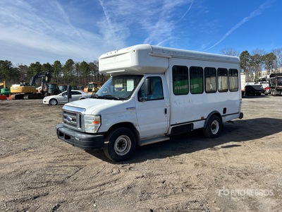 2017 Ford E-350 4x2 6-Seat Transit Bus
