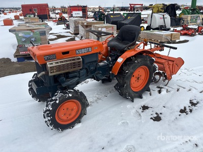 Kubota B7000DT 4WD Trattore da giardinaggio