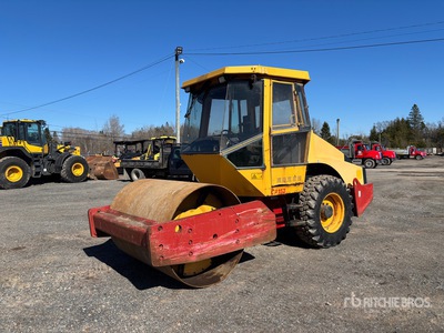 Dynapac CA152 Smooth Drum Compactor