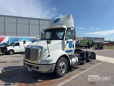 2007 International 8600 6x2 T/A Day Cab Truck Tractor