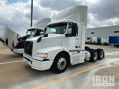 2016 Volvo VNM64T 200 6x4 T/A Day Cab Truck Tractor