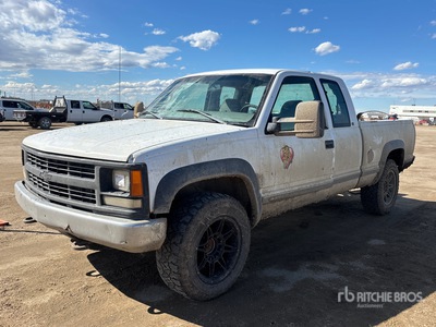 1998 Chevrolet K2500 4x4 Extended Cab Pickup