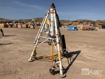 Columbus Hydraulic Tripod Jack