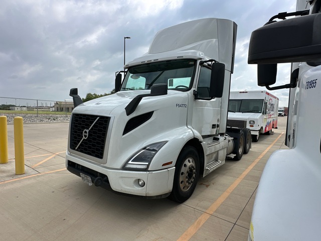 2018 Volvo VNR 6x4 T/A Day Cab Truck Tractor 2018 Volvo VNR 6x4 T/A Day Cab Truck Tractor