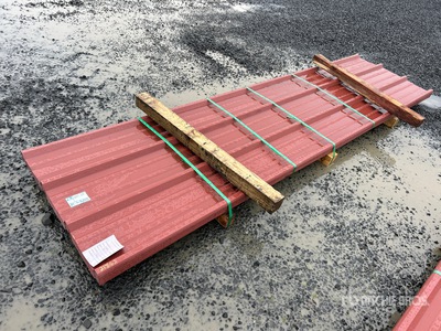Quantity of (60) 2025 Kit Containers Red Metal roof panels 12' x 36" その他 - 店舗 & 倉庫 (Unused)