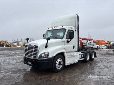 2018 Freightliner Cascadia 125 6x4 T/A Day Cab Truck Tractor