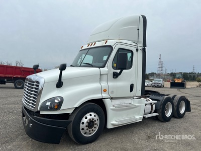 2018 Freightliner Cascadia 125 6x4 T/A Day Cab Truck Tractor