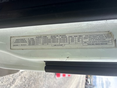 2015 Peterbilt 579 Ciągnik siodłowy T/A z kabiną dzienną