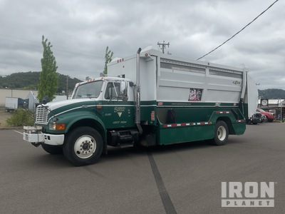 2002 International 4900 4x2 Side Loader Waste Collection Truck