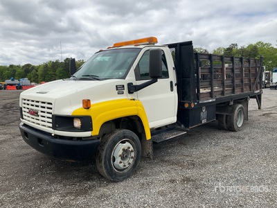 2007 GMC C5500 4x2 Camion à Plateau