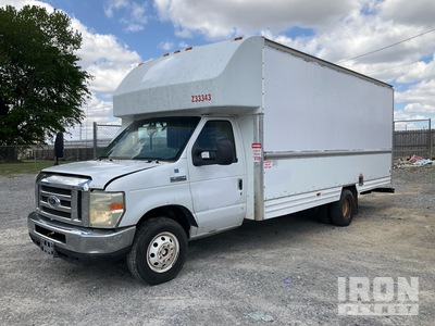 2008 Ford E-350 Super Duty 4x2 Delivery Van Truck