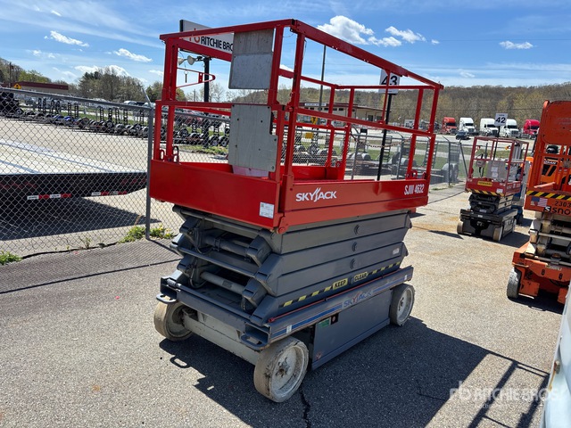 Skyjack SJIII4632 Electric Scissor Lift