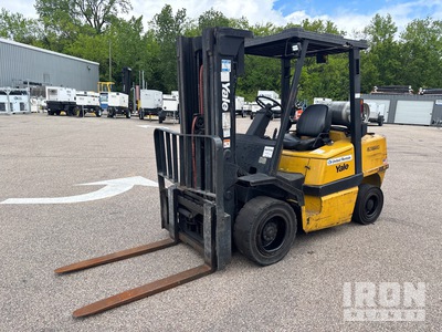 2004 (unverified) Yale GLP090LJNGBE089 7300 lb Pneumatic Tire Forklift