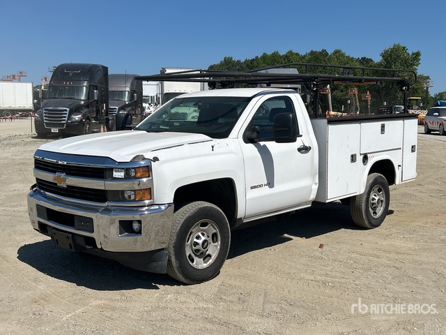 2015 Chevrolet Silverado 2500HD 4x2 Utility Truck