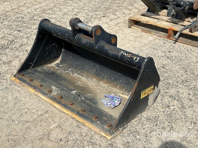 Trojan 3.5T-40 41 in Q/C Cleanup Excavator Bucket - Fits 3.5 Ton
