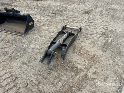 Dynamic 8T-50 14 in Hydraulic Excavator Thumb - Fits 8 Ton
