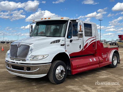 2007 International 4400 4x2 Crew Cab Versatile Hauler Truck