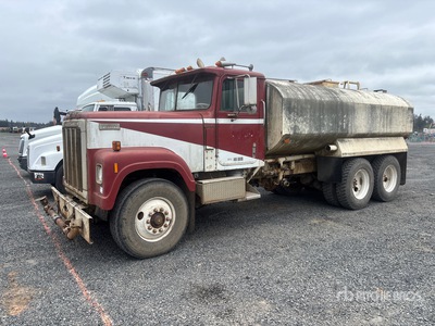1979 International Harvester 6x4 Camion cisterna de agua (Inoperable)