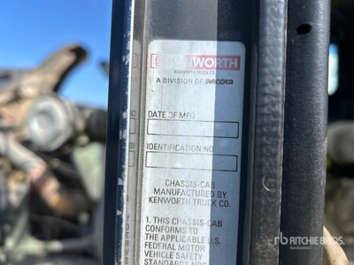 2005 Kenworth T800 8x4 Tri/A Dump Truck