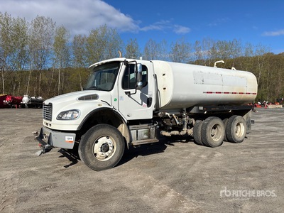 2017 Freightliner M2 106 4000 gal 4x2 Camion cisterna de agua