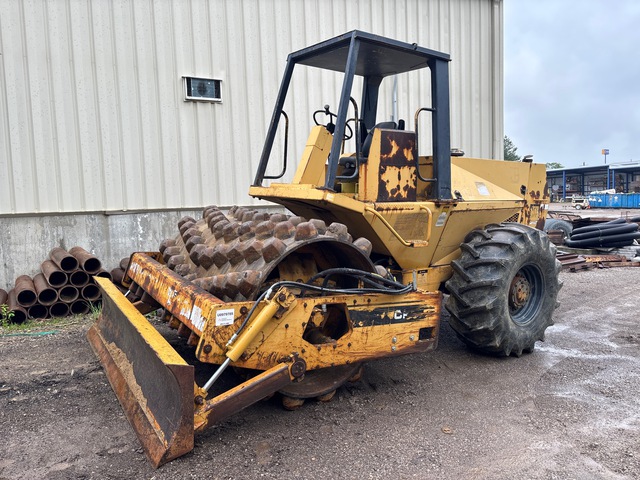 1987 Cat CP-553 Padfoot Drum Compactor