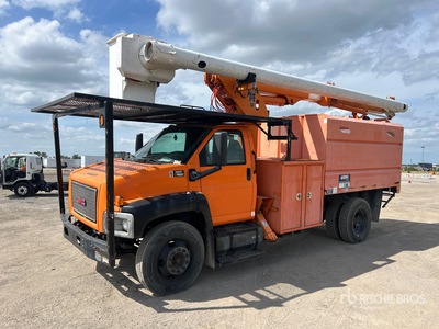 2009 GMC C7500 4x2 Chipper Truck