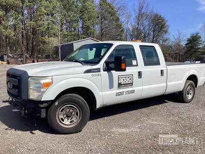 2015 Ford F-250 XL 4x2 Crew Cab Pickup