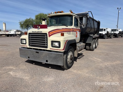 1993 Mack RD690S 6x4 Tipper Truck