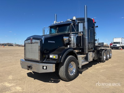 2012 Kenworth T800 8x6 Sleeper Winch Truck