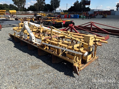 Johnson 16 ft 4 in 3-Point 6 Row Cultivador