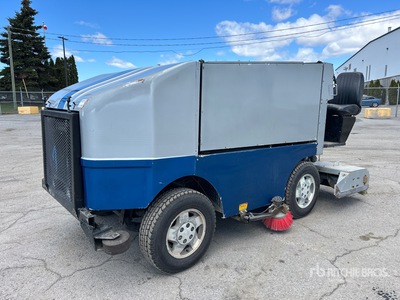 1992 Resurface ST-75 整氷車