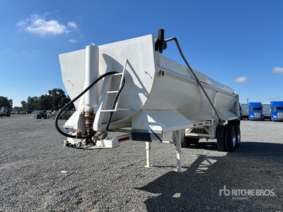 28 ft T/A Tipping Trailer