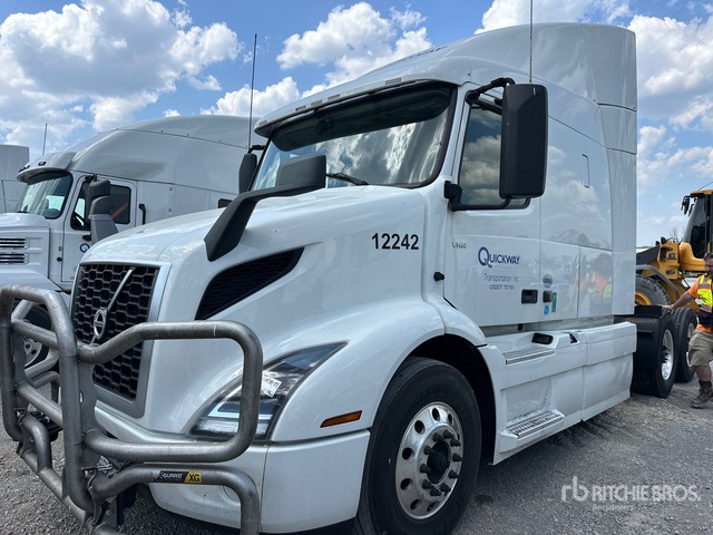 2022 Volvo Vnr 2022 Volvo Vnr 6X4 T/A Sleeper Truck Tractor
