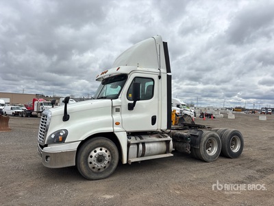 2016 Freightliner Cascadia 125 6x4 T/A Day Cab Truck Tractor
