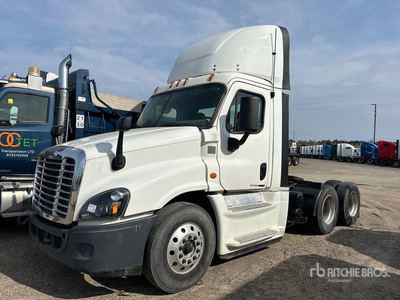 2016 Freightliner Cascadia 125 6x4 6x4 T/A Day Cab Truck Tractor