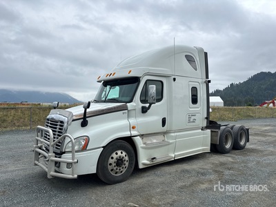 2013 Freightliner Cascadia 125 6x4 Cabina con cuccetta per trattore stradale