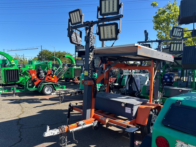 2017 National LTS-160-750 Solar Light Tower 2017 National LTS-160-750 Solar Light Tower