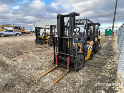Cat P4000 3700 lb Pneumatic Tire Forklift (Inoperable)
