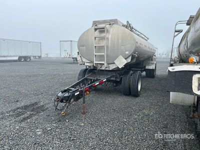 1991 Weld-IT 5525 gal T/A Turntable Pup Tanker Trailer