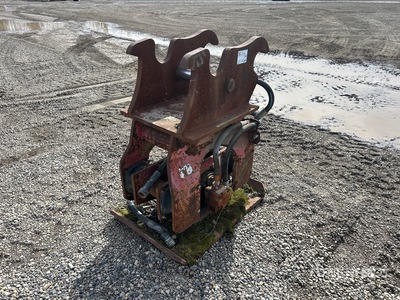 27.5 in Hydraulic Vibratory Plate Compactor Attachment