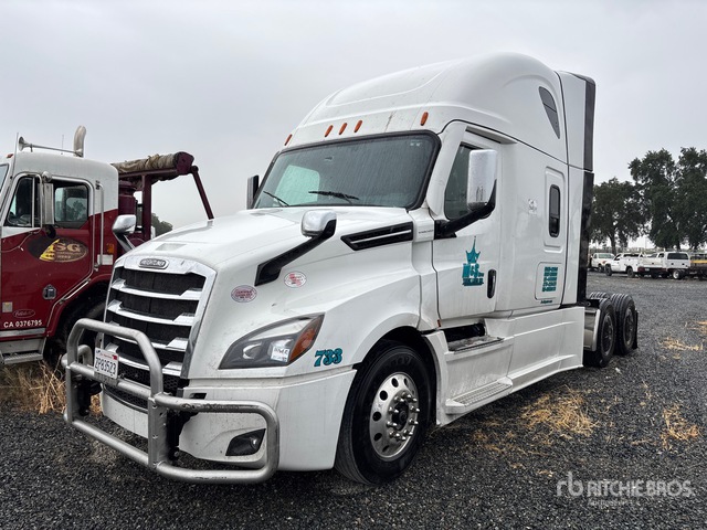 2025 Freightliner Cascadia 126 6x4 T/A Sleeper Truck Tractor