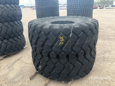 Quantity of (2) 29.5x25 L3/E3 Équipements pour pneus (Unused)