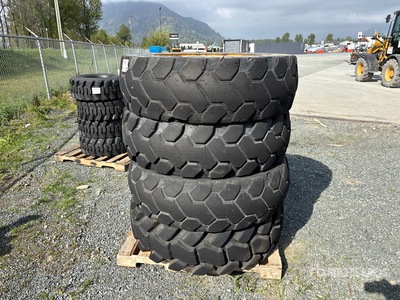 Quantity of (4) 370/75R28 Neumáticos