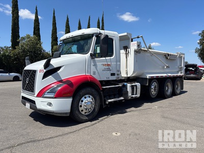 2020 Volvo VNR 8x4 Tri/A Dump Truck