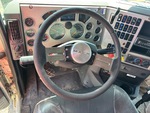 Cab with Elementy sterujące układem sterowania