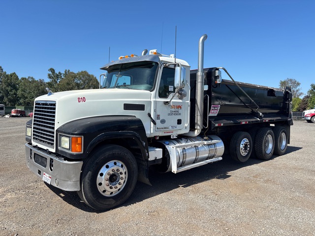 2015 Mack CHU613 8x4 Tri/A Dump Truck