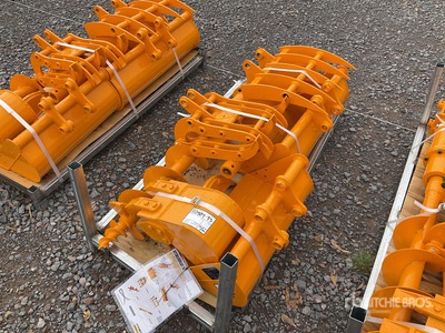 Quantity of (8) 2026 GIYI GYA-8 Lote de Accesorios para Miniexcavadora (Sin Usar) / Mini Excavator Attachments - Fits Cat 301 (Unused)